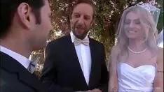 Reproducir La novia follada de la boda y follada en un grupo de varios invitados