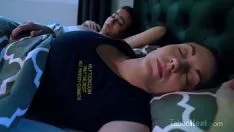 Redare Sex Cu O Pizda Bruneta Frumoasa Fututa Cand Doarme