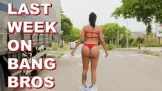 Play The woman walks naked on the street until she finds a man