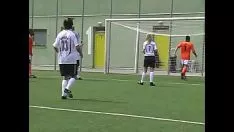 Jouer I calciatori scopano con il ragazzo che li allena nello spogliatoio