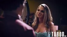 Reproducir Ella tiene todo lo que podrías desear cuando se trata de sexo y puede hacer con su boca lo que tú no tienes.