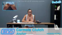 Jouer Il conduttore del notiziario SNN non riesce a tenere le mani lontane dal Sybian durante la trasmissione