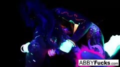 Redare Wet and Wild: Abigail Mac și Ava Addams într-o întâlnire lesbiană pasională