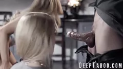Busty Teen Adım Kuzenleri ve Asılı Sevgilisi ile Sert Sikiş Üçlü