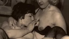 Oynat Kıllı retro üçlü - kıllı pussies ile vintage porno