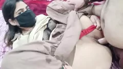 Oynat Indian Desi College Girl, üvey babası ve arkadaşı ile tabu seks yapıyor