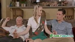 Oynat Üvey kızı Athena Fleurs ve Dilf Johnny Palms, İzcilik Üçlü için Ryan Driller'a katıldı