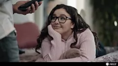 La primera vez de Chubby Pinkughter: mamada sucia y coño arriesgado follando con madrastra