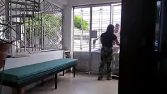 Mijn stiefzuster vangen die haar vriendje neukt en het filmen Deel 1 - sexy latina tiener