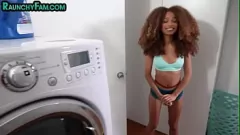 Oynat Curvy Ebony üvey kız kardeşi Deepthroats Stepbro'nun Pov'da Büyük Dick