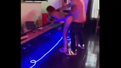 Jouer Guy di consegna ottiene un'azione anale a una festa per adolescenti argentini