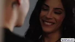 Redare Călătoria anal a lui Ariel Demure în lenjerie