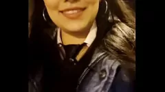 Afspelen Latina tiener verrast haar professor met een pijpbeurt voor een perfect eindexamencijfer